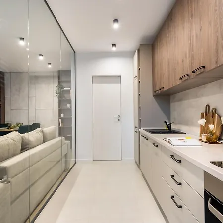 Botanlque 1br In Business Centre *