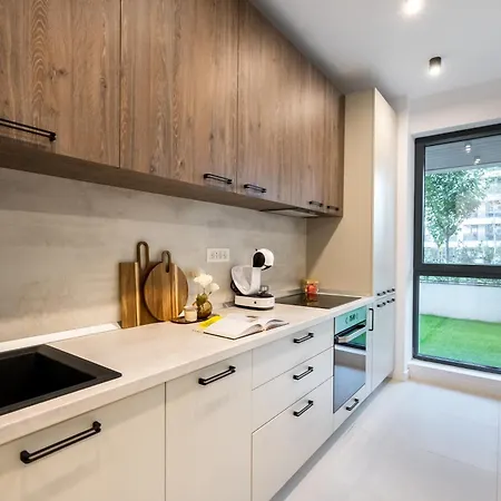 Botanlque 1br In Business Centre Apartament