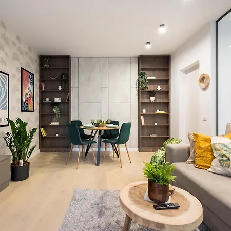 Apartment Botanlque 1br In Business Centre Bukarest