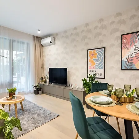 Botanlque 1br In Business Centre