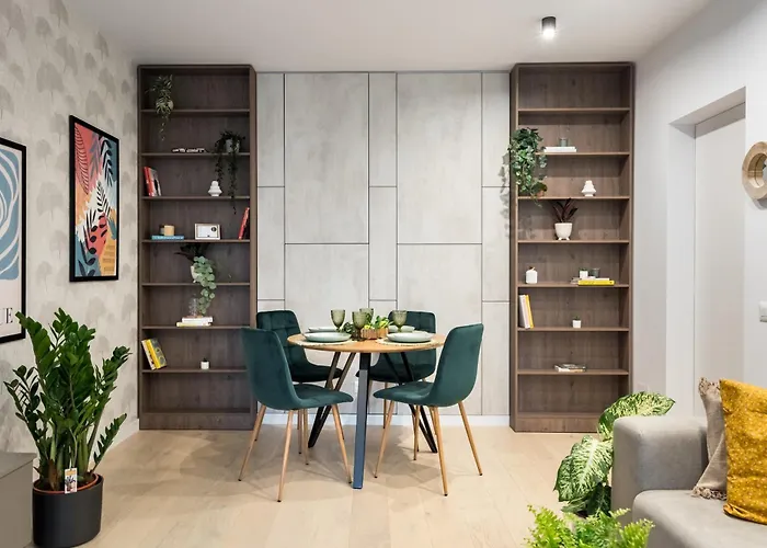 Botanlque 1br In Business Centre