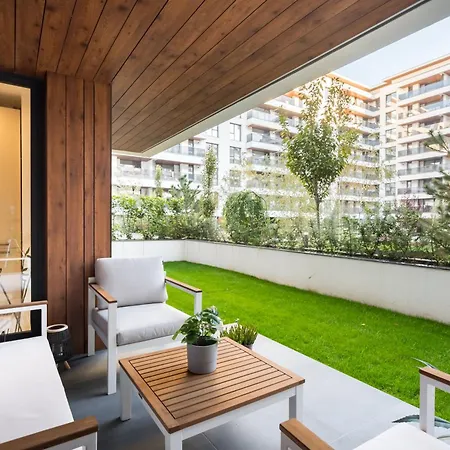Botanlque 1br In Business Centre *