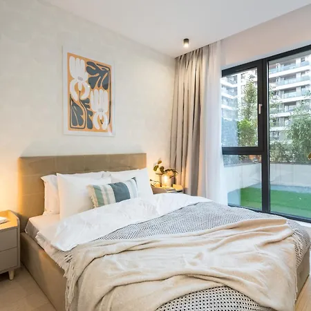 Botanlque 1br In Business Centre Boekarest
