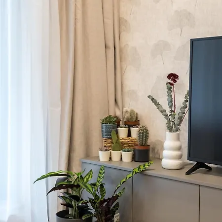 Botanlque 1br In Business Centre *