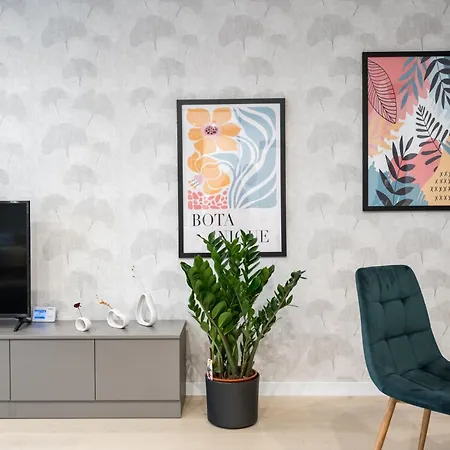 Botanlque 1br In Business Centre Apartament *
