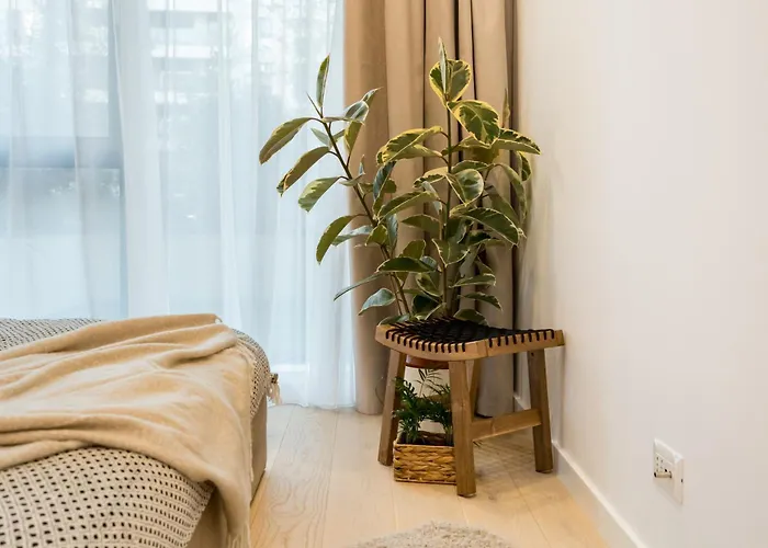 Botanlque 1br In Business Centre דירה *